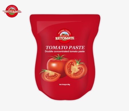 Bolsa de apoio contendo 56 g de pasta de tomate duplamente concentrada com uma pureza que varia de 28% a 100%
