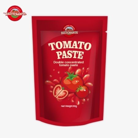 Saco de pé contendo 80 g de pasta de tomate duplamente concentrada, oferecida com níveis de pureza variando de 30% a 100%