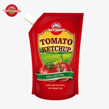Saquetes de ketchup puros e com sabor natural de 56 g, alinhados com as normas internacionais de produção.